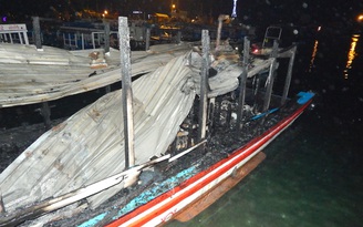 Cháy tàu du lịch đang neo tại cảng Cầu Đá, Nha Trang