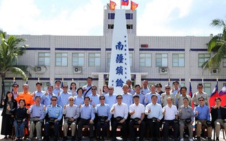 Đài Loan đưa nhiều cựu quan chức cấp cao thăm phi pháp Ba Bình