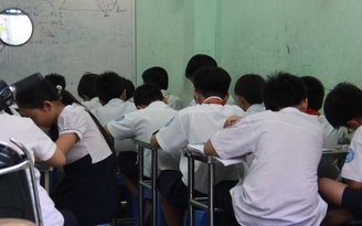 Vừa nghỉ hè đã lo tựu trường: Dạy thêm học thêm cần độc lập với nhà trường