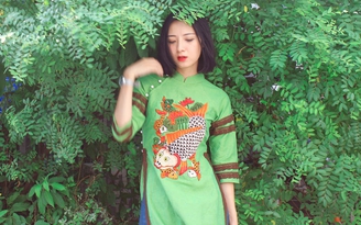 Độc đáo trang phục là tranh Đông Hồ