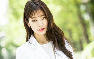 Park Shin Hye bị chỉ trích vì cách ăn diện trong 'Doctors'