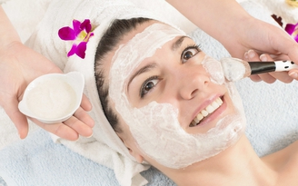 4 cách tắm lạ giúp đẹp da