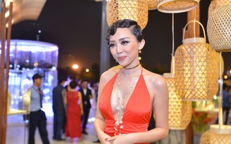 Tóc Tiên nóng bỏng lên sàn catwalk Tuần lễ thời trang quốc tế Việt Nam