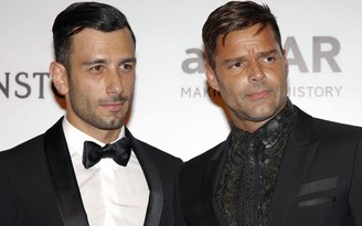 Danh ca Ricky Martin đính hôn với người tình đồng tính