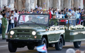 Cuba tiễn lãnh tụ Fidel Castro về nơi an nghỉ