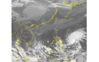 Bão Nock-ten sắp vào Biển Đông, miền Trung tiếp tục có mưa lũ