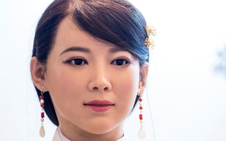 Robot xinh như thiếu nữ nói chuyện, làm việc nhà khéo léo khiến nhiều người mê mẩn