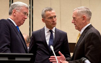 Hội nghị bộ trưởng quốc phòng NATO: Bất đồng và bế tắc