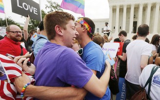 Cho phép hôn nhân đồng tính giúp giảm tự sát