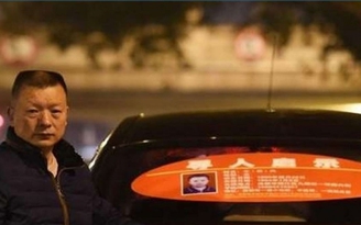 Bố theo nghề lái taxi để tìm con gái bị bắt cóc 23 năm về trước