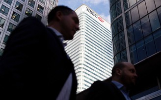 17 ngân hàng tại Anh bị tình nghi giúp tội phạm Nga rửa tiền