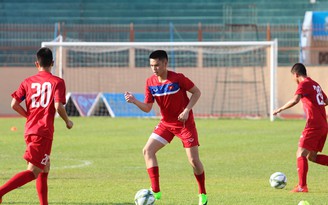 Cầu thủ Việt kiều Tony Lê Tuấn Anh nỗ lực 'lấy điểm' ở U.20 Việt Nam