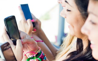 Ốp lưng smartphone giúp bố mẹ ngăn con cái nghiện điện thoại