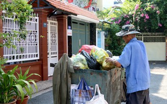 Nên có xe thu gom rác chuyên dụng ở TP.HCM