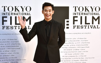 Kim Soo Hyun được khuyên nhập ngũ vì thất bại của phim 'Real'