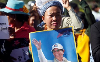 Hàng loạt nghị sĩ đối lập rời Campuchia