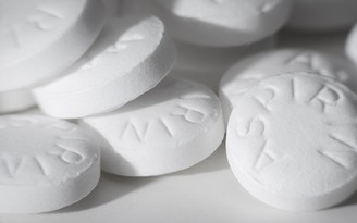 Aspirin liều thấp có giảm rủi ro cho tim sau phẫu thuật?