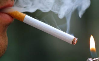 Hút thuốc lá tăng nguy cơ phẫu thuật cột sống