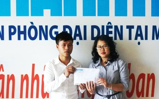 Trao hơn 100 triệu đồng cho mẹ con thai phụ Thúy Hồng