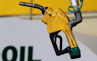 Giá dầu tăng lên mức cao nhất trong năm do căng thẳng Trung Đông