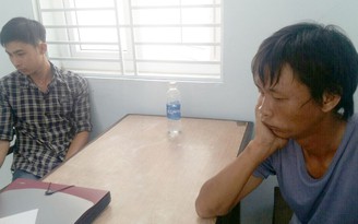 Tóm 2 kẻ trấn lột các cặp tình nhân