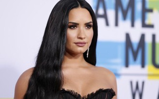 Demi Lovato liên tục sốt cao, mê man trong bệnh viện sau vụ sốc ma túy