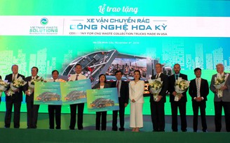 VWS tặng 6 xe chở rác chạy khí CNG cho TP.HCM, Long An, Kiên Giang