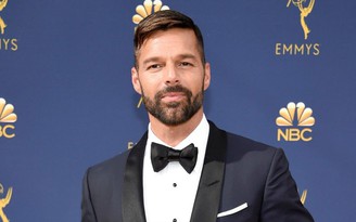 Ricky Martin cùng chồng đồng tính mừng con gái đầu tiên ra đời