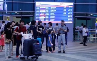 Người Hàn tấp nập sang Việt Nam du lịch