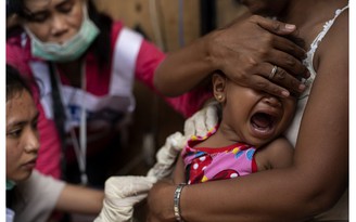 Nỗi sợ vắc xin đẩy Philippines vào ác mộng dịch sởi