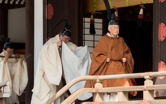 Nhật hoàng bắt đầu nghi lễ thoái vị