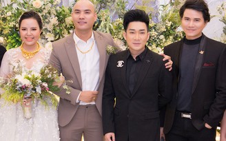 Thanh Bạch, Hồ Quang Hiếu mừng đám cưới ca sĩ, nhạc sĩ A Tuân