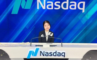 Nữ sinh Việt rung chuông khai mạc sàn chứng khoán NASDAQ New York