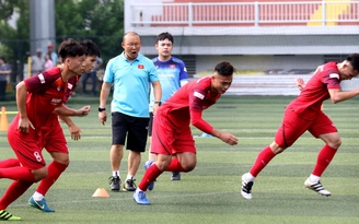 U.22 Việt Nam lo âu về sân cỏ nhân tạo tại SEA Games 30