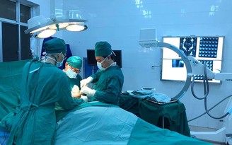 Huy động 3 chuyên khoa phẫu thuật cho nạn nhân bị đa chấn thương