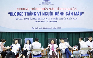 Bác sĩ hiến máu vì người bệnh ung thư