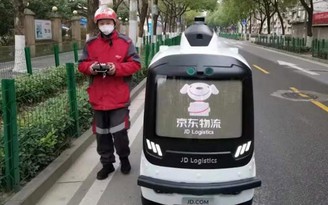Trung Quốc dùng robot giao hàng giữa mùa dịch Covid-19