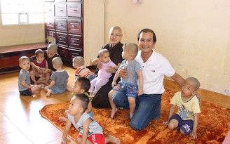 Lá lành đùm lá rách: Ngôi chùa cưu mang 51 trẻ em đang cần giúp đỡ