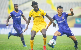 Tại sao nhiều đội V-League không giảm lương ?