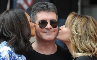 Choáng với quá khứ của 'ông trùm' Simon Cowell: Thích sex tập thể, giật cả vợ bạn thân