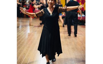 Khiêu vũ giảm té ngã ở người lớn tuổi