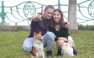 Vợ Việt chồng Tây nên duyên qua mạng xã hội: Gắn kết vì thú cưng