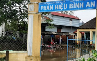 Sân trường thành ao chứa nước