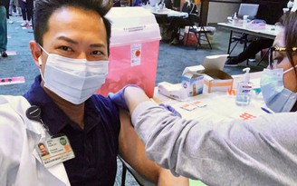 Chuyện tiêm vắc xin Covid-19 của người gốc Việt ở Mỹ