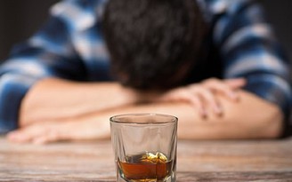 Vì sao ngộ độc rượu có thể gây tử vong?
