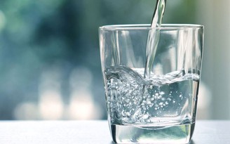 Tranh cãi về liệu pháp giảm cân bằng nước của Nhật Bản