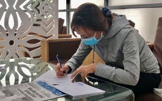 Trao gần 100 triệu đồng bạn đọc giúp nữ sinh viên ngành y