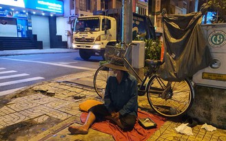 Đêm thời giãn cách của người vô gia cư