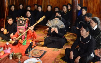 Dừng liên hoan hát then và Ngày hội văn hóa dân tộc miền Trung
