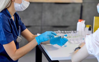 Tiêm một mũi vắc xin có thể ngăn tử vong đến 96,6%, hai mũi là 97,5%